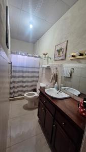 Et badeværelse på hacienda girasol