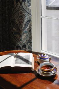 Příslušenství pro přípravu čaje a kávy v ubytování Moore Lodge