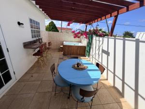 En balkon eller terrasse på Villa Fina Aruba