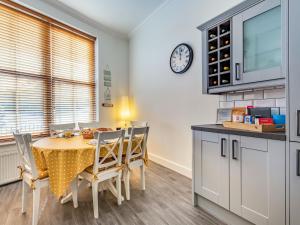 Køkken eller tekøkken på Admiral's Rest