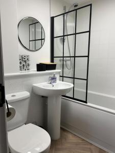 Phòng tắm tại Camys Place 11 Wallacebrae Wynd