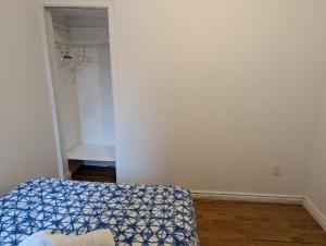 Fotografie z fotogalerie ubytování Delightful room near Metro Monk station with Self Check-in v Montrealu