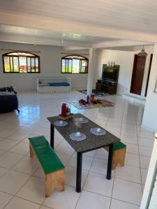 Et tv og/eller underholdning på Casarão em Itaipava