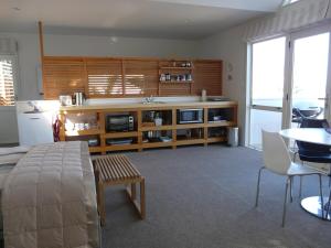 Billede fra billedgalleriet på Beach loft Makorori i Wainui