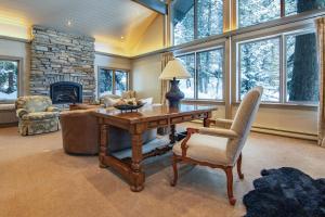 Et opholdsområde på RMR: Sublette Ridge Ski Lodge in Teton Village