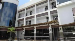 Tòa nhà nơi khách sạn tọa lạc