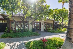 Vườn quanh Fully equipped 2BR gem in quiet spot in Kulalani