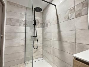 Koupelna v ubytování La Petite école du Valdeyron