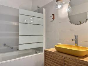 Et badeværelse på 4000 Cèpes + 9 billeder