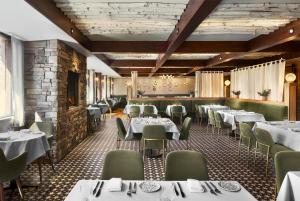 Posezení v ubytování Hyatt Regency Lake Tahoe Resort, Spa & Casino