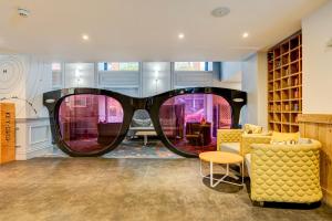 Et opholdsområde på Manchester Portland By Sunday + 47 billeder