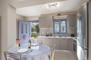 Nhà bếp/bếp nhỏ tại Makis Dream Apartments - Antigoni