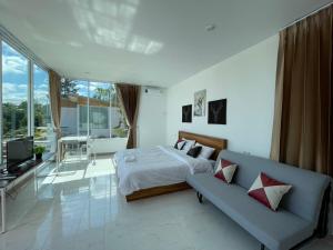 Khu vực ghế ngồi tại Tawan Villa เขาค้อ