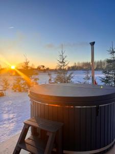 Fotografie z fotogalerie ubytování Sajūtu dārza mājiņa v destinaci Augšlīgatne