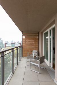 Ban công/sân hiên tại ArtStay - Luxury Apt 1 Gym and Pool