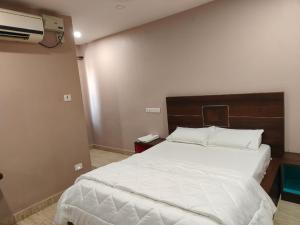 Gallery image of JK Residency Triplicane in Chennai +2 photos