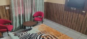 Khu vực ghế ngồi tại Hotel Neel Kamal