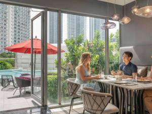 Hosté ubytování Novotel Suites Manila at Acqua