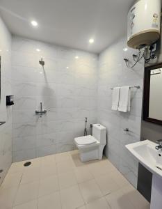 Et badeværelse på The Edge Retreat A Premium Property