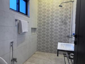 Et badeværelse på Bridge Residency-2 Top City-1 Islamabad