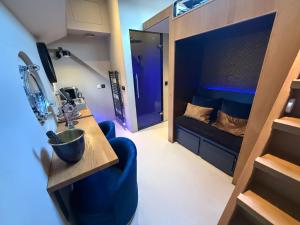 Nhà bếp/bếp nhỏ tại Boat & Boost Amsterdam