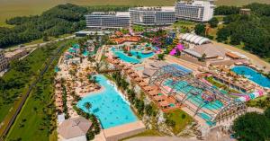 an aerial view of a large water park at Apartamento Inteiro Próximo ao Centro in Águas de Lindoia