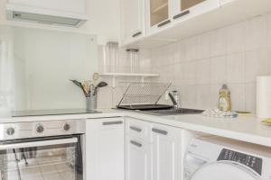 Ảnh trong thư viện ảnh của Studio Moderne avec jardin et garage ở Nanterre