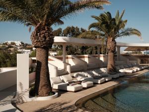 Swimmingpoolen hos eller tæt på Andronikos Hotel