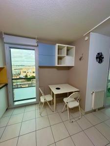 Kuchyň nebo kuchyňský kout v ubytování New and perfectly arranged apartment in Lyon! + 3 fotografie