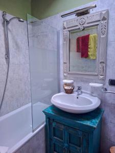 Et badeværelse på Casa in Contrada