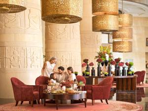 Khách lưu trú tại Raffles Dubai