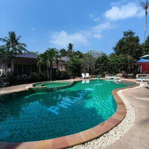 Swimmingpoolen hos eller tæt på Phalarn Inn Resort