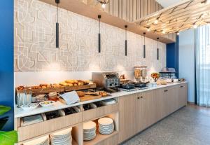 Køkken eller tekøkken på B&B HOTEL Luxembourg Centre Cloche d'Or