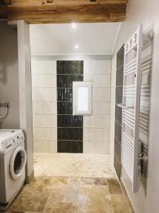 Koupelna v ubytování La Chouette - Ancienne grange entièrement rénovée 4 personnes