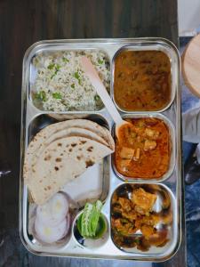 Mad på hotellet eller i nærheden