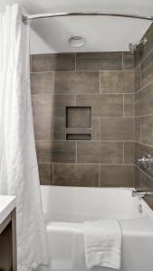 Et badeværelse på Ultimate World Cup King Room Near the Stadium + 7 billeder