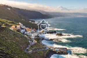 una visione aerea di Posiano sulla costa amalfi di El Pescador El Pris, by Nivariahost a El Pris