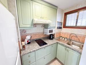 Køkken eller tekøkken på Spectacular Sea Views Benalmádena