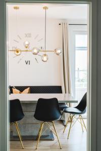 Et opholdsområde på YAYstay - "Lux" I 65m2 I Bahnhof I Balkon I TV I Kaffee I Waschmaschine I Trockner