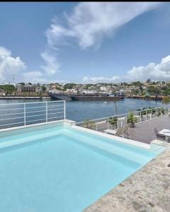 Bazén v ubytování Despierta con Vista al Río, a Pasos de la Zona Colonial nebo v jeho okolí