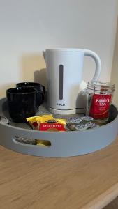 Příslušenství pro přípravu čaje a kávy v ubytování Kilohill House