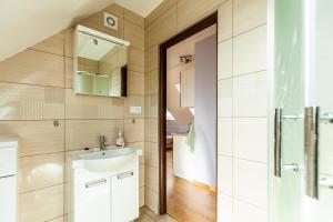 Et badeværelse på Michałówka Pokoje i Domki