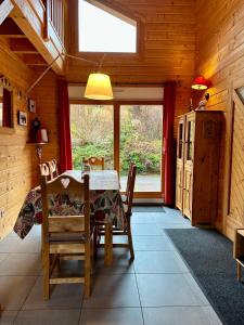 Posezení v ubytování L'Orpin Givré - Chalet Limoselle avec grande mezzanine