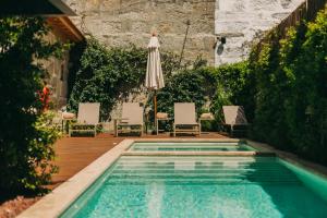 Hồ bơi trong/gần Torel Saboaria