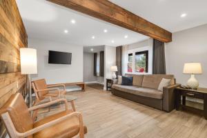 TV a/nebo společenská místnost v ubytování Lake Placid Inn: Residences