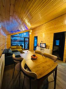 Et opholdsområde på Borjomi Eco Cottage Gona