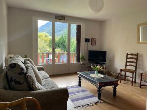 TV a/nebo společenská místnost v ubytování 2 Bed - Sleeps 6 - Mountain Views - Pets