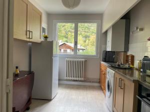 Kuchyň nebo kuchyňský kout v ubytování 2 Bed - Sleeps 6 - Mountain Views - Pets