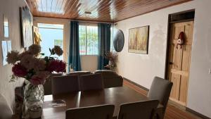 Et opholdsområde på Airport Traveler's home.