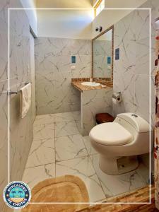 Phòng tắm tại Bungalows de Chotos +16 ảnh